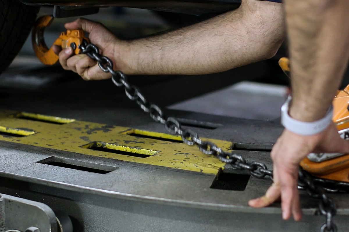 خدمات فروشگاه لوازم زیربندی و زیر شاسی تریلر بابایی در سلماس 